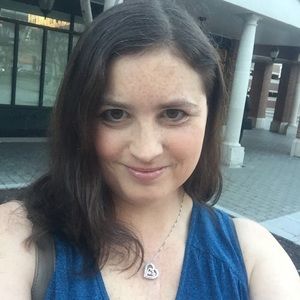 Meet your Posher, Stefanie